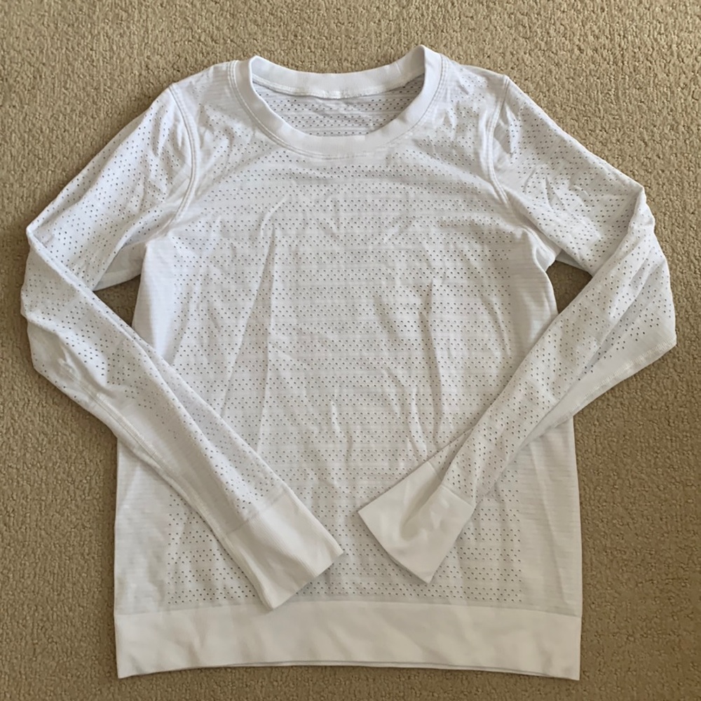 White lululemon swiftly tech long sleeve top size 4